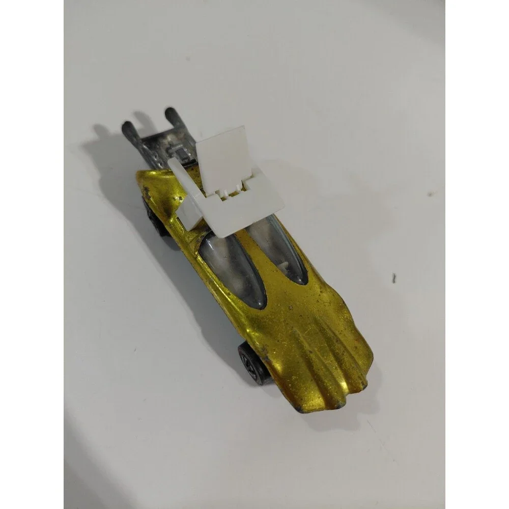 Hot Wheels 1:64 Die Cast Red Line 1969 USA Swingin' Wing Car